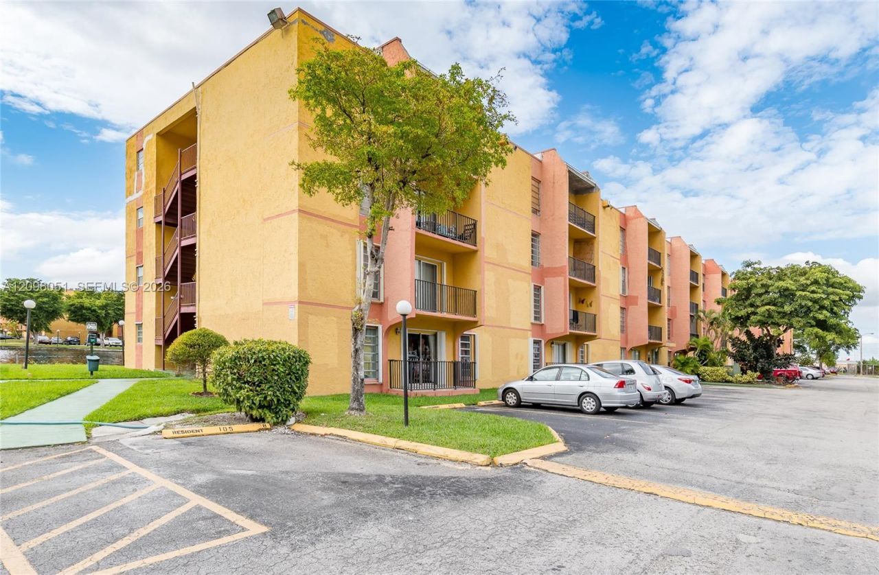 4709 NW 7th St , Unit 305-9, Miami, FL 33126 Photo