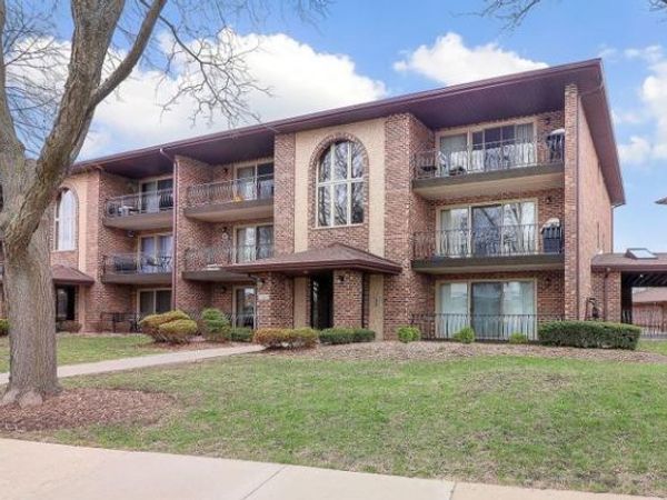 7555 Sheridan Drive , Unit 1F, Willowbrook, IL 60527