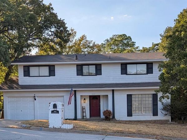 900 N Bowen Road, Arlington, TX 76012