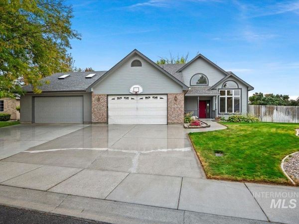 2298 Hillcrest Dr, Twin Falls, ID 83301