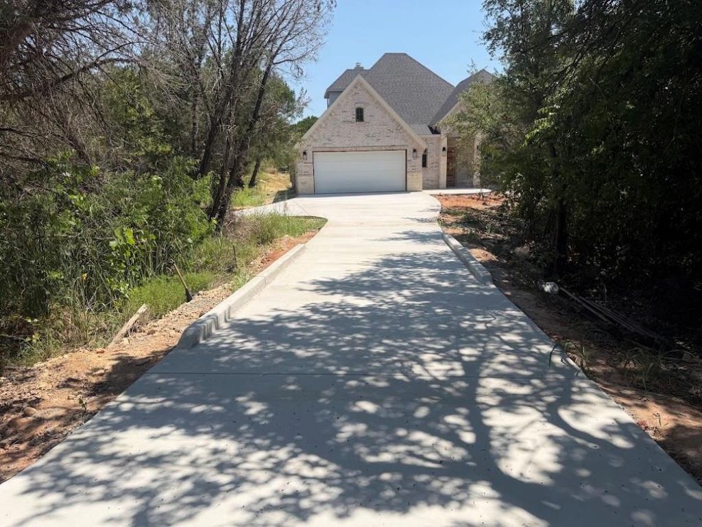 4011 Ponca Drive, Granbury, TX 76048 Main Photo
