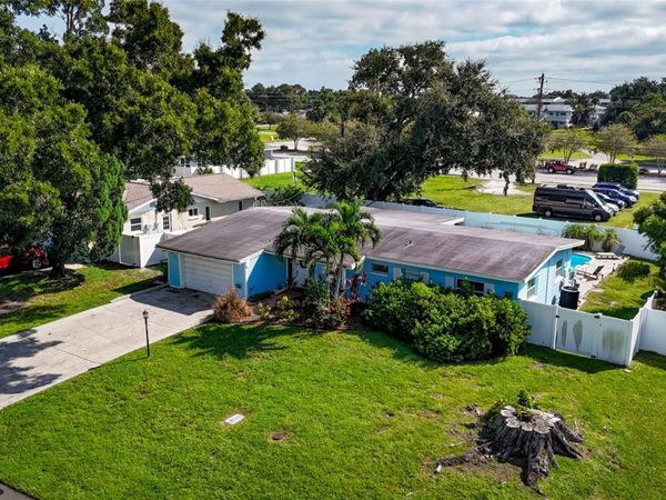 8465 RIDGEWOOD CIRCLE , SEMINOLE, FL 33772
