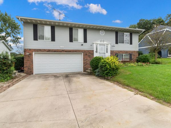 4142 Augusta Drive , Crown Point, IN 46307