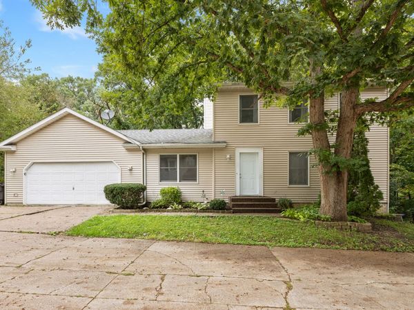 3526 39th Street , Moline, IL 61265