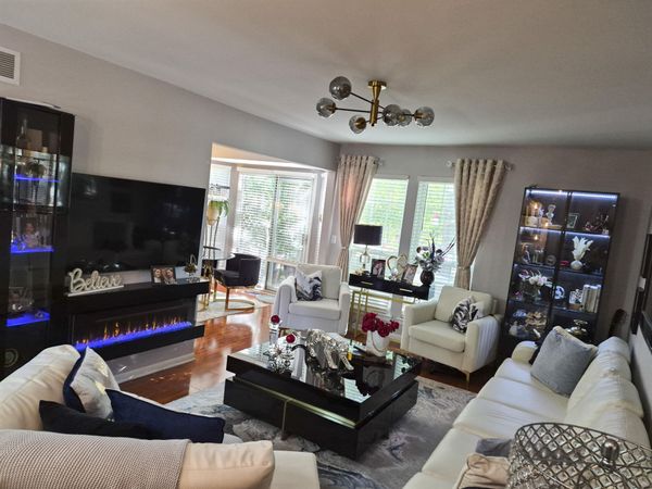 7943 Rivergate Drive, Westland, MI 48185