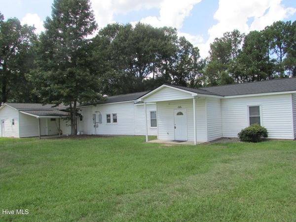 2347 W Wards Bridge Road, Warsaw, NC 28398