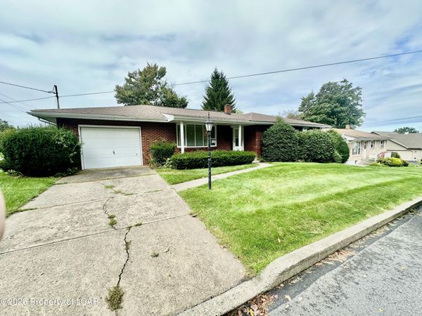 944 Perry Court, Hazleton, PA 18201