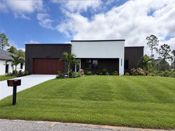 835 Harnes AVE S, LEHIGH ACRES, FL 33974