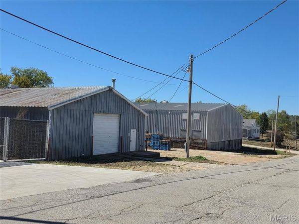 103,105,107 11th Street, Crocker, MO 65452