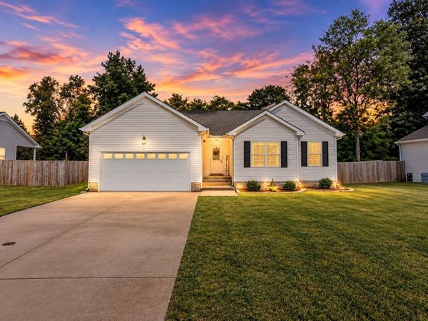 1395 Scrub Oak Dr, Clarksville, TN 37042