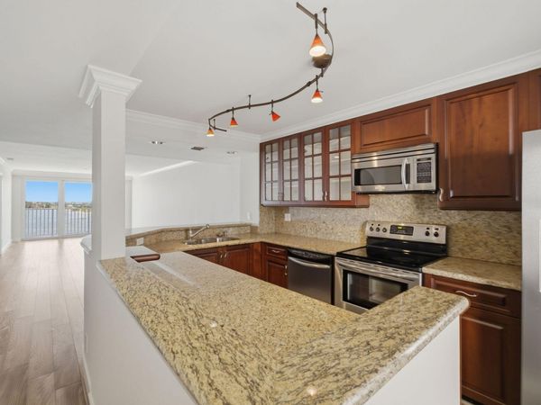 3901 S Flagler Drive, Unit 802, West Palm Beach, FL 33405