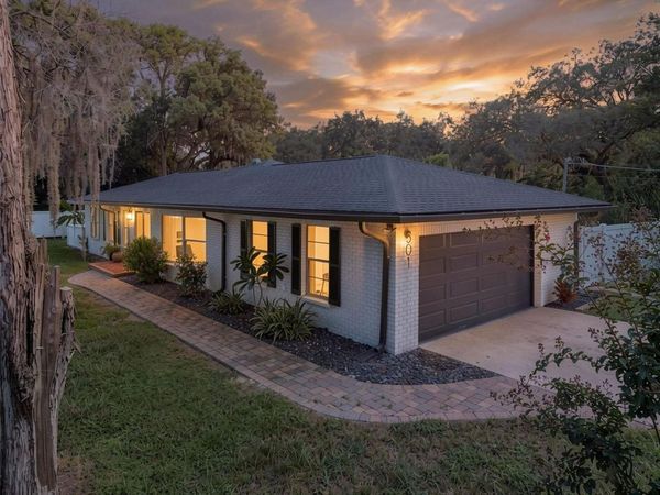 501 W 124TH AVENUE, TAMPA, FL 33612
