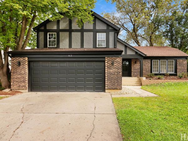 62 E Fox Hill Drive , Buffalo Grove, IL 60089