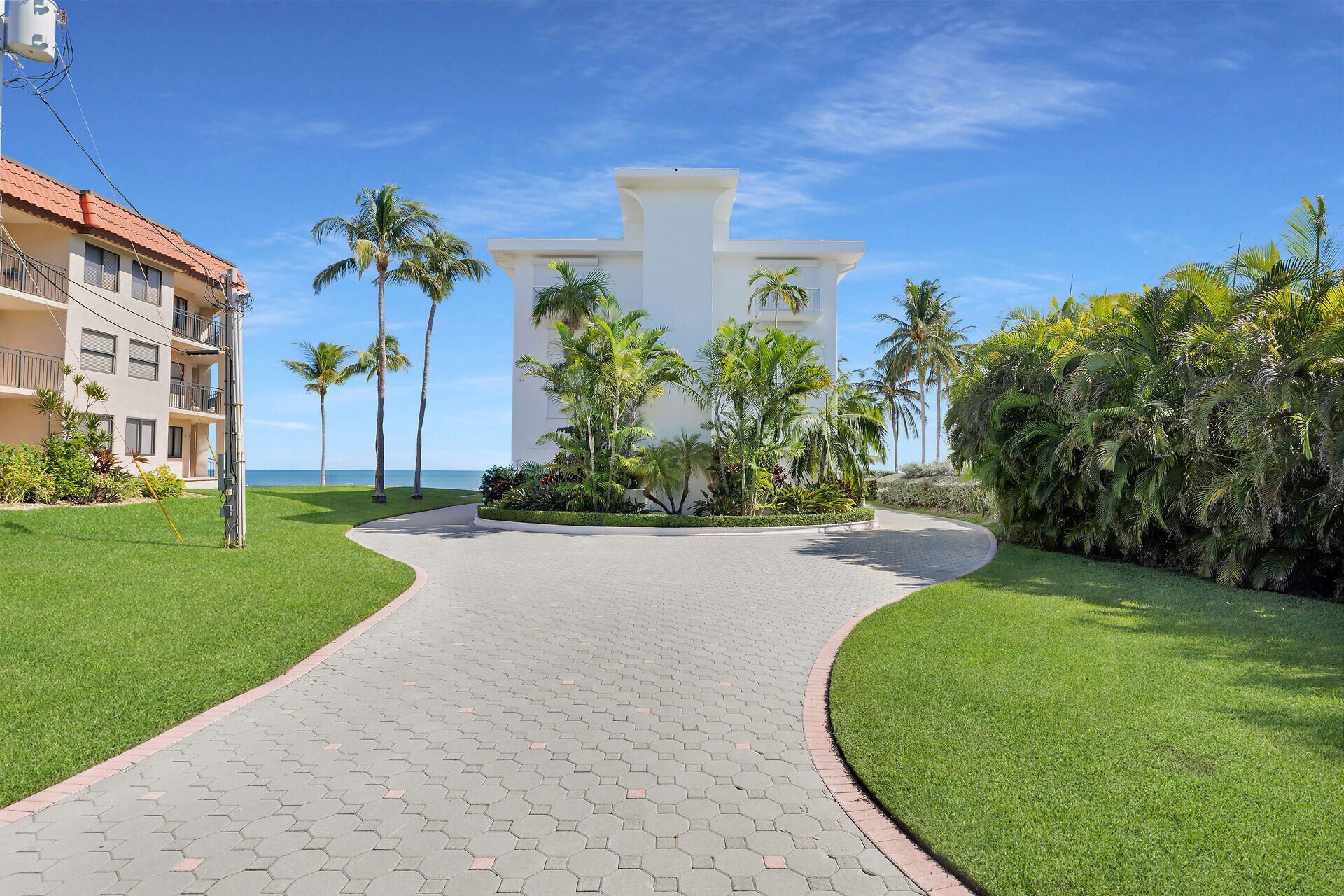 1025 W Ocean Drive, Unit 2 W, Key Colony, FL 33051 Photo