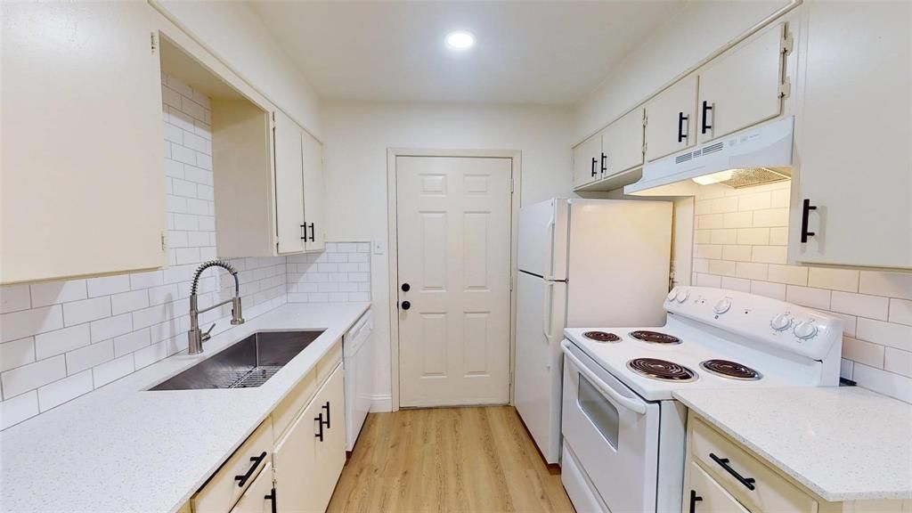 614 W Heard Street, Unit 12, Cleburne, TX 76033 Main Photo