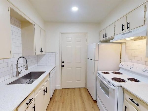 614 W Heard Street, Unit 12, Cleburne, TX 76033