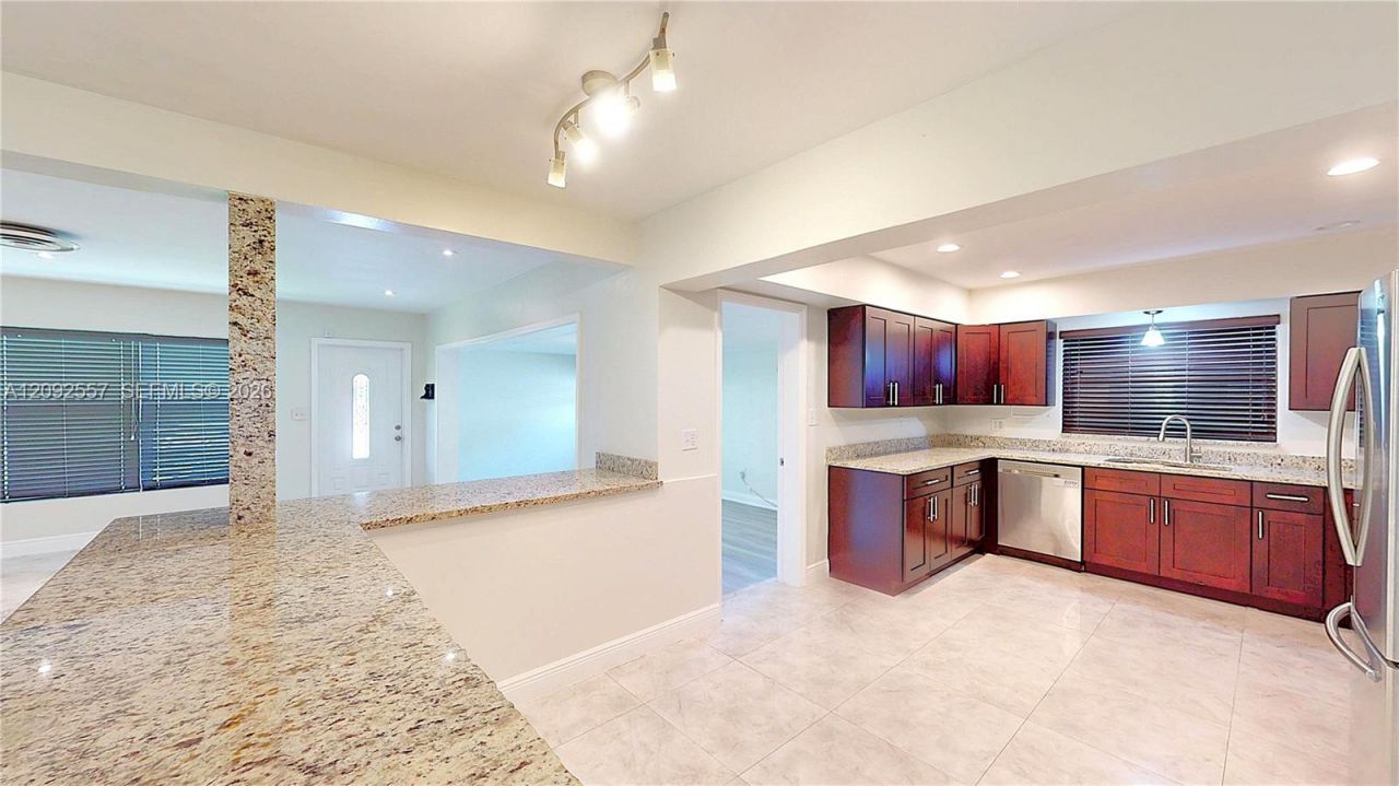 650 E Evanston Cir, Fort Lauderdale, FL 33312 Photo