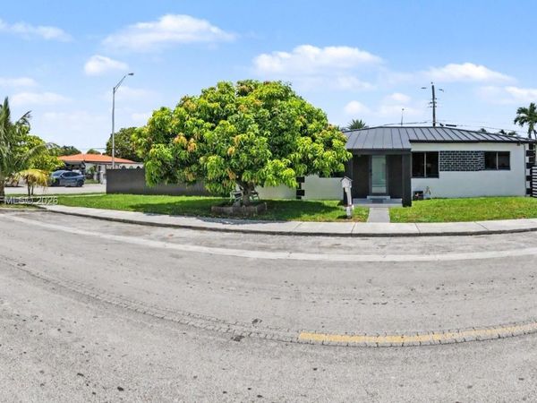 331 W 40th Pl, Hialeah, FL 33012