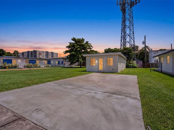 6136 Grant St , Hollywood, FL 33024