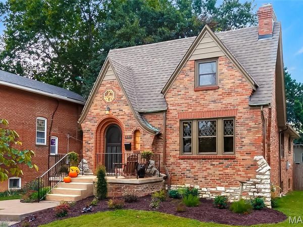7330 Shaftesbury Avenue, University City, MO 63130