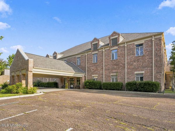 450 Towne Center Boulevard, Ridgeland, MS 39157