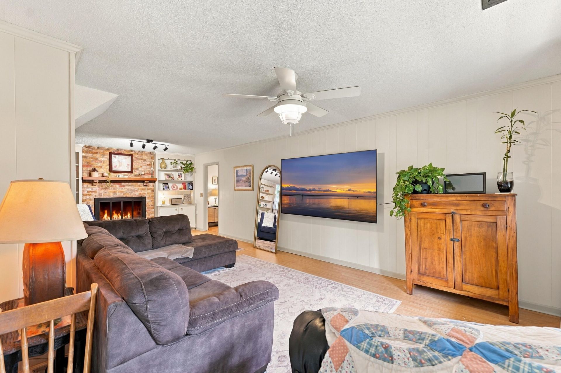 6 Ravenna Avenue Photo 10