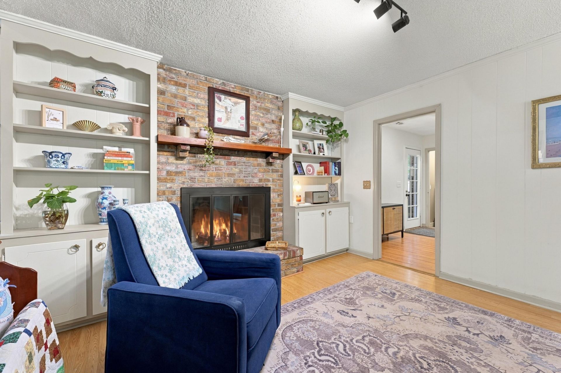 6 Ravenna Avenue Photo 11