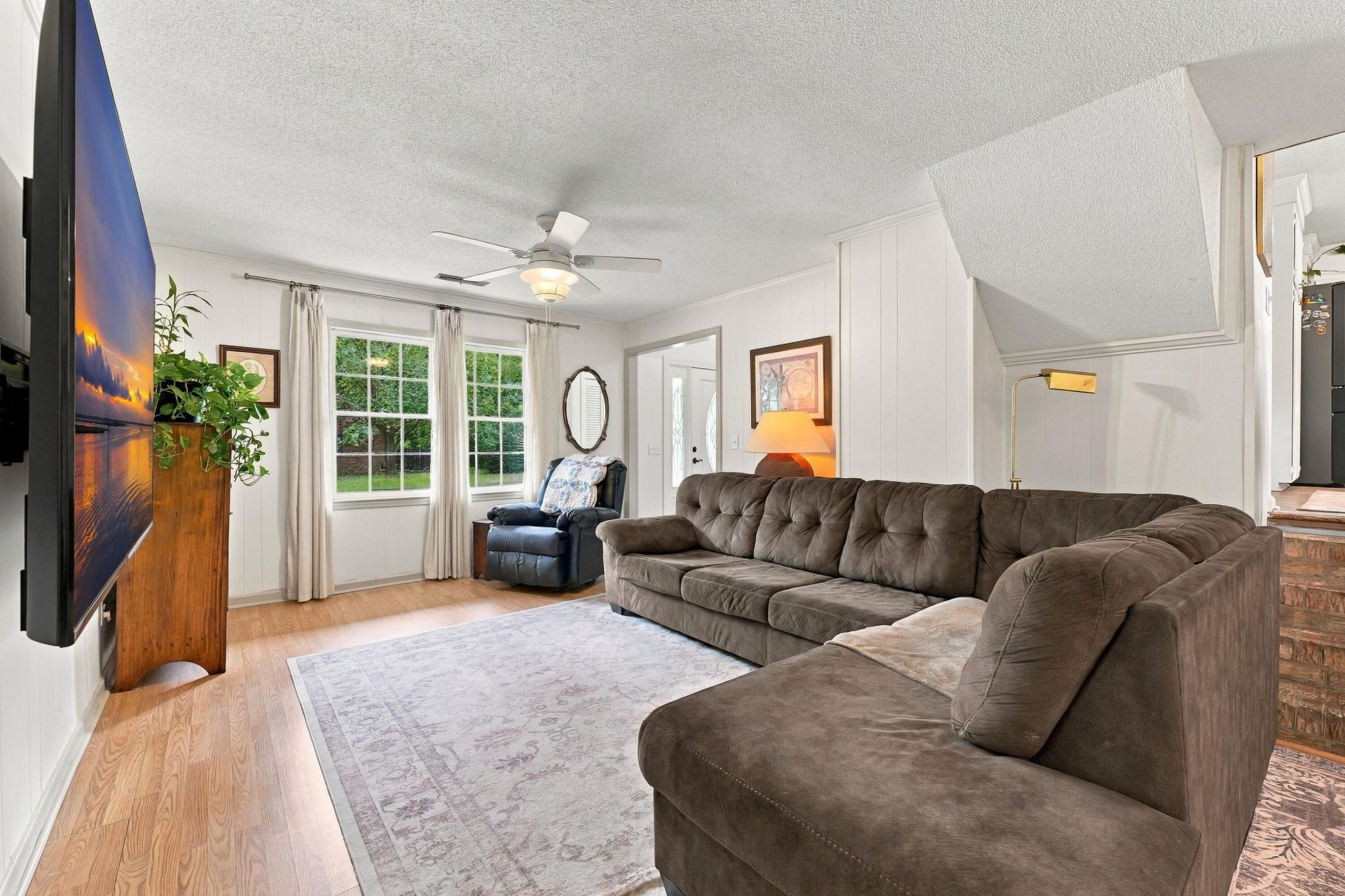 6 Ravenna Avenue Photo 12