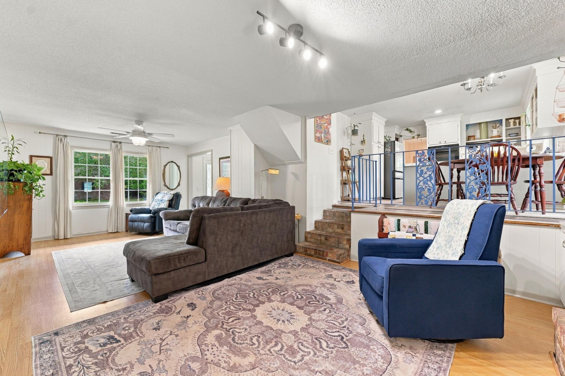 6 Ravenna Avenue Photo 16