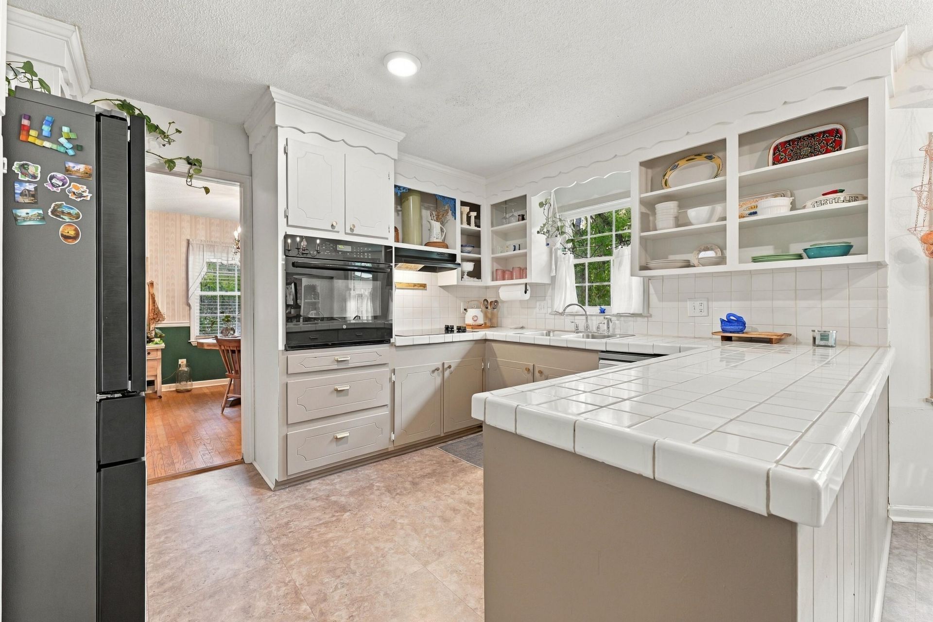 6 Ravenna Avenue Photo 17