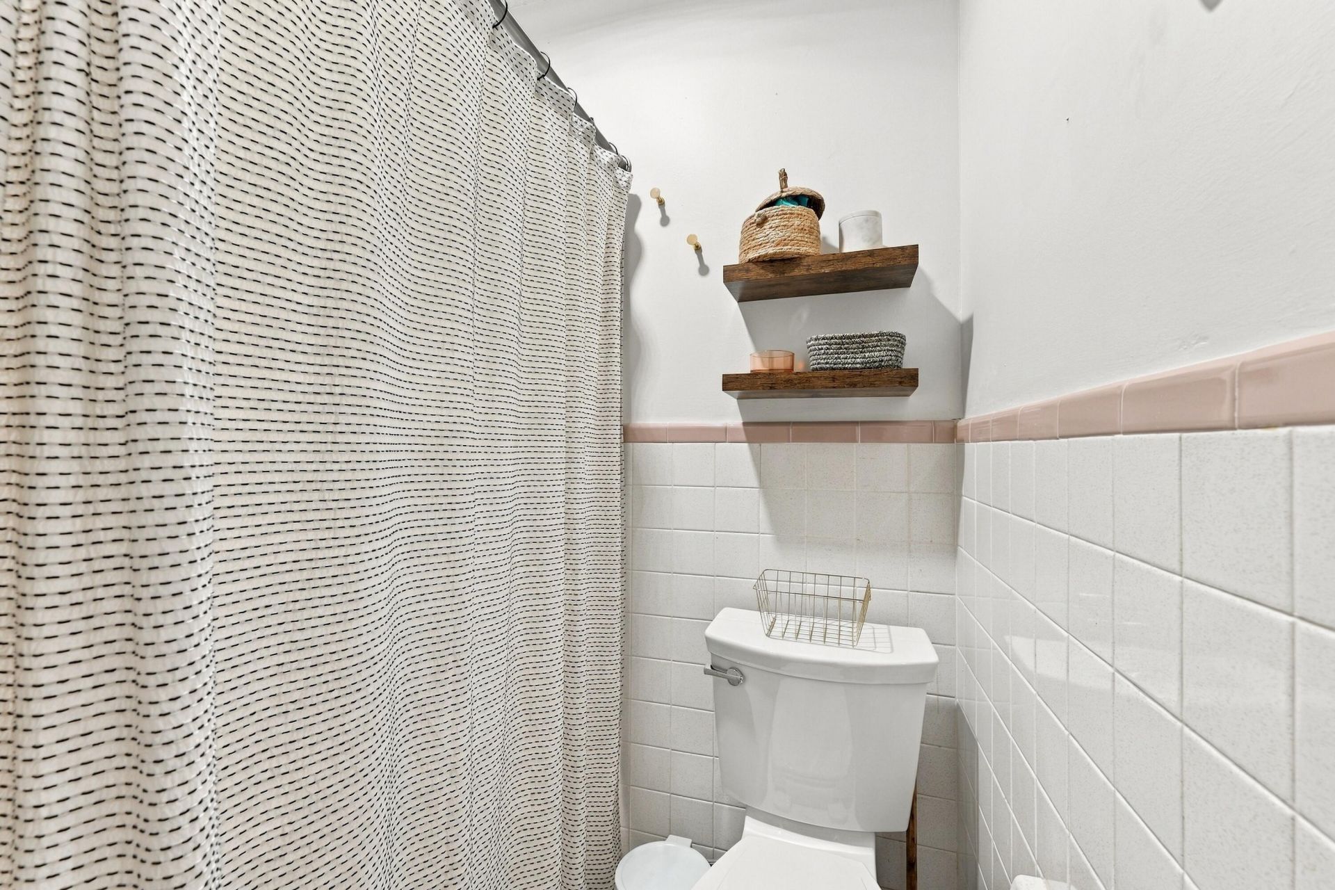 6 Ravenna Avenue Photo 29