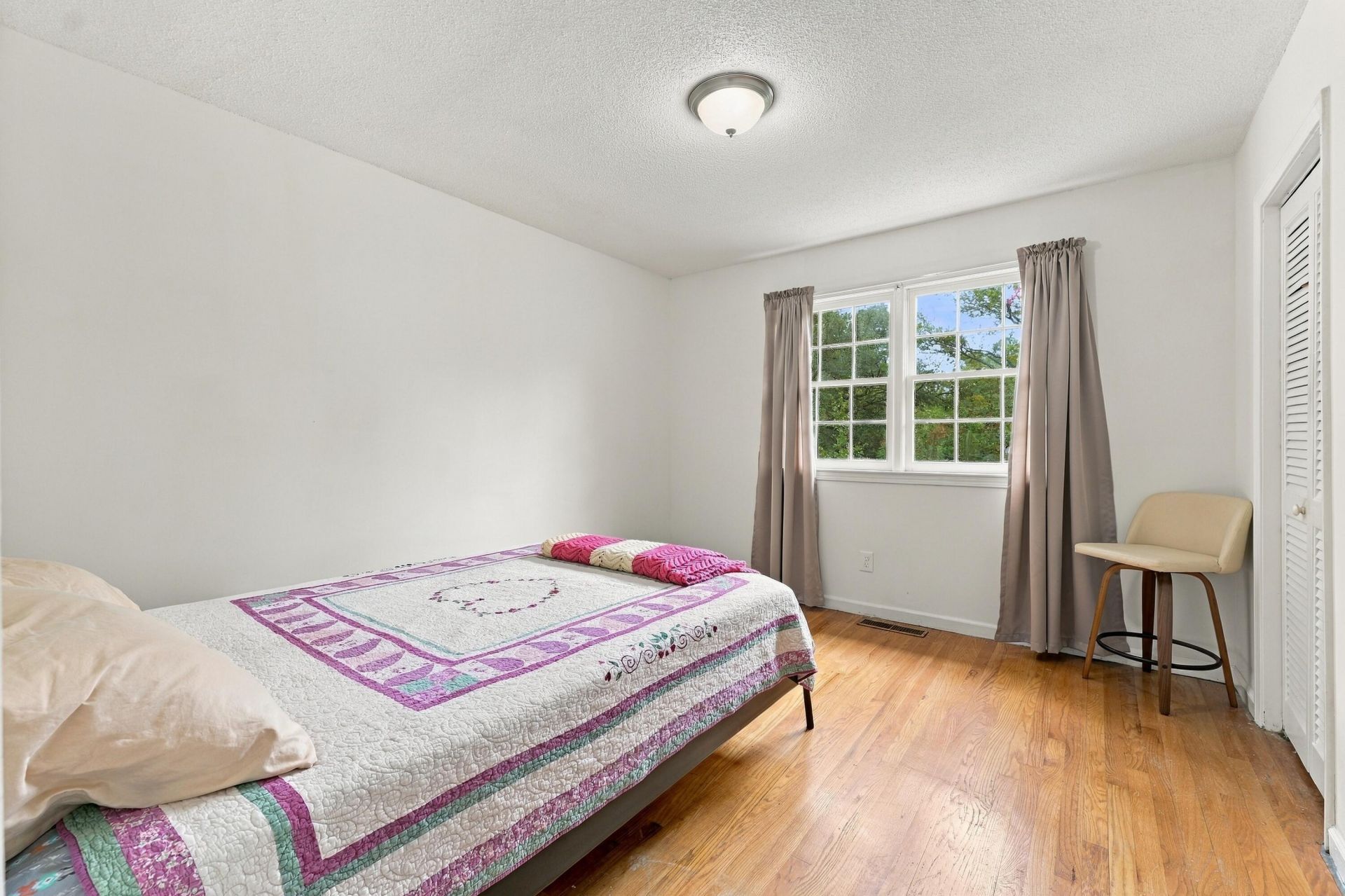 6 Ravenna Avenue Photo 32