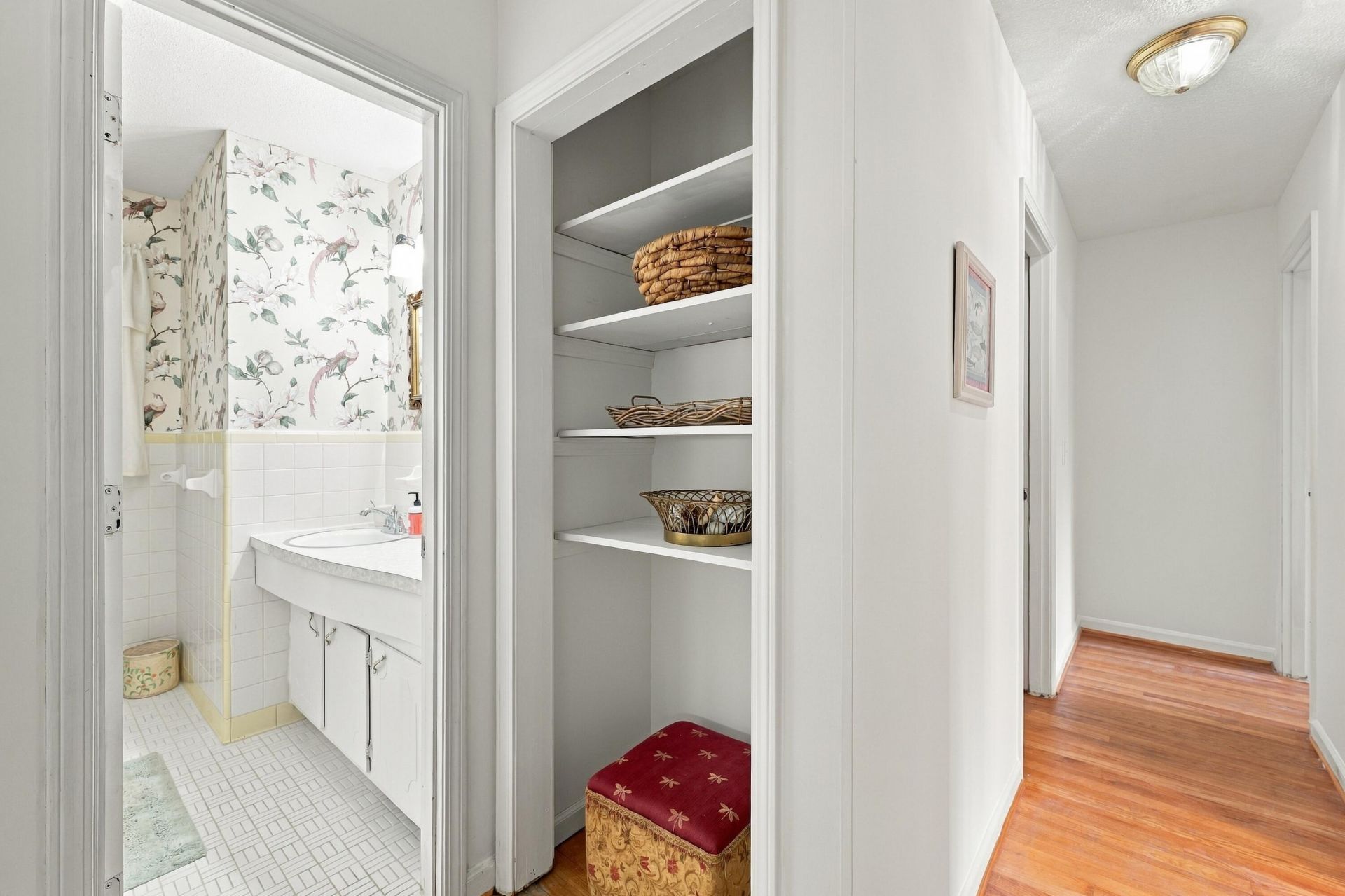 6 Ravenna Avenue Photo 35