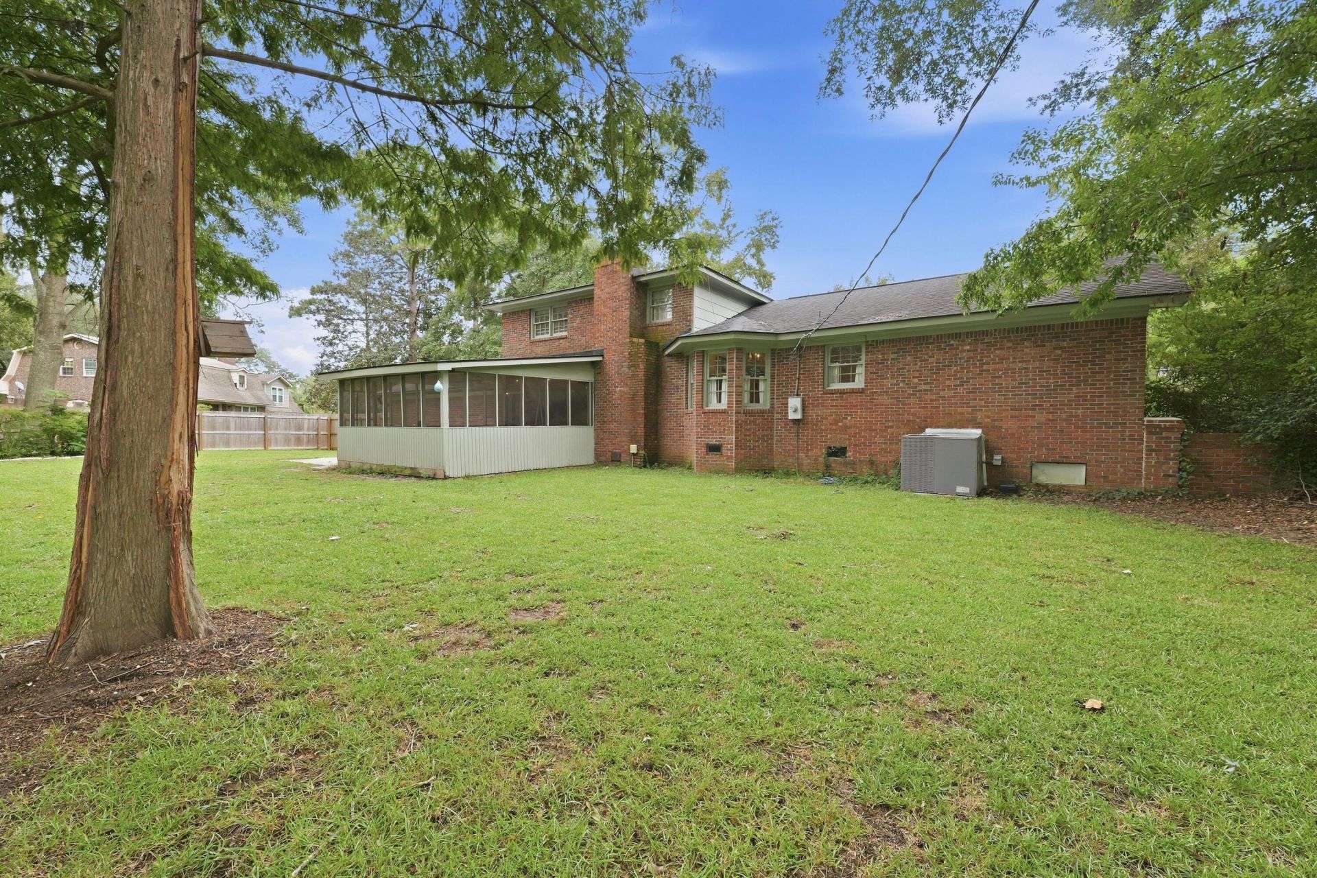 6 Ravenna Avenue Photo 44