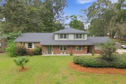 6 Ravenna Avenue photo 4