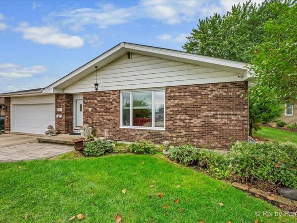125 W Middle Street , South Elgin, IL 60177
