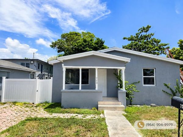 720 LOCUST Street, West Palm Beach, FL 33405