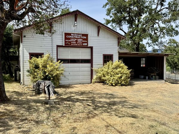 2693 Pleasant Valley Road, Merlin, OR 97532
