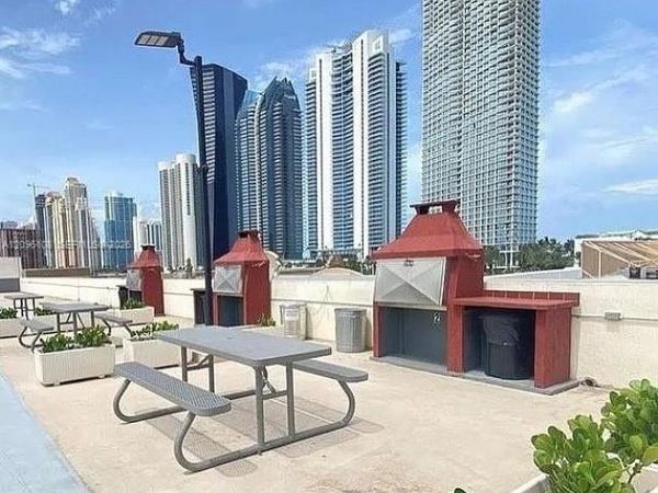 17011 N Bay Rd , Unit 1018, Sunny Isles Beach, FL 33160