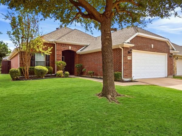 717 Creekside Drive, Little Elm, TX 75068
