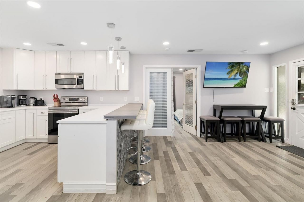 615 S Shade Avenue, Sarasota, FL 34237 Photo