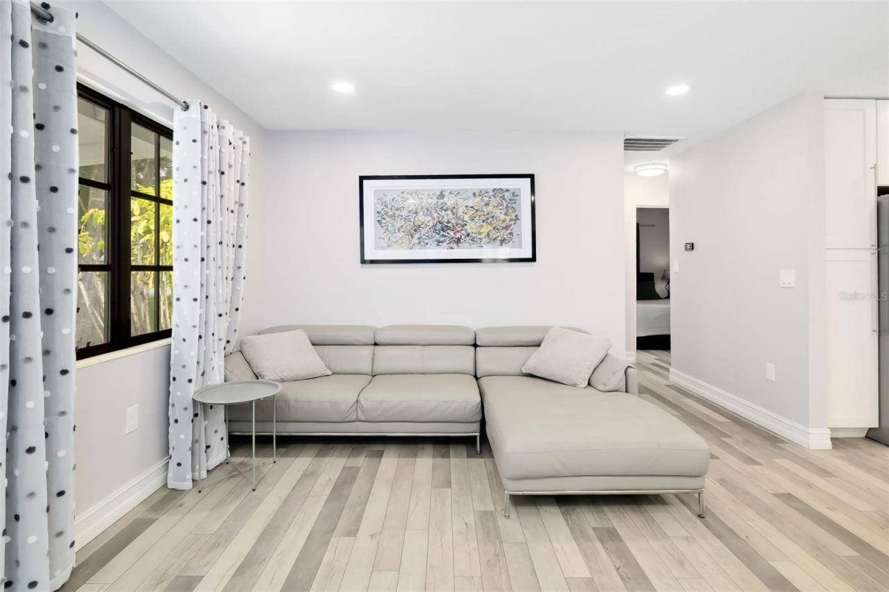 615 S Shade Avenue, Sarasota, FL 34237 Photo