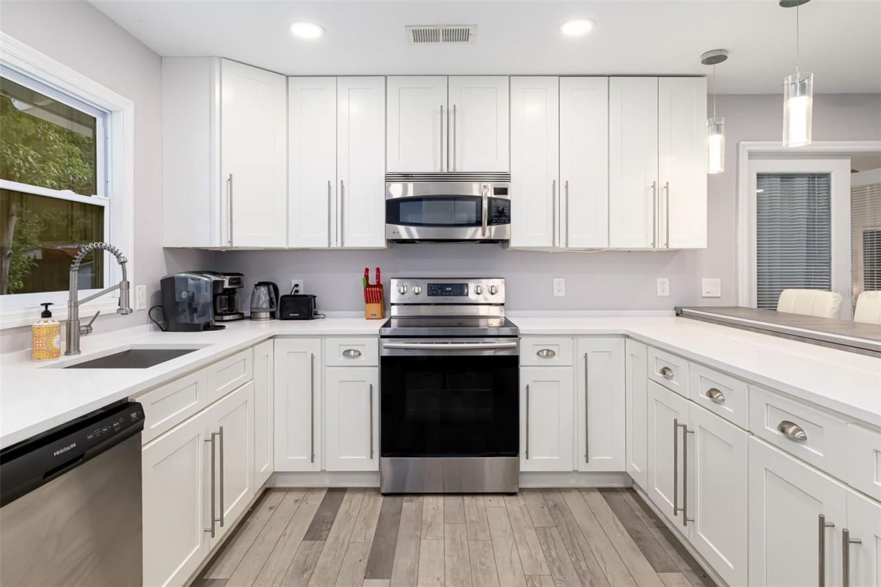 615 S Shade Avenue, Sarasota, FL 34237 Photo
