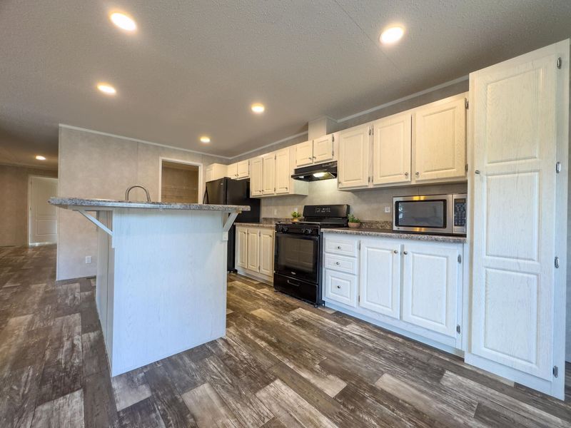 10885 Pine Circle, Unit #39, Lakeview, OH 43331 Photo 8