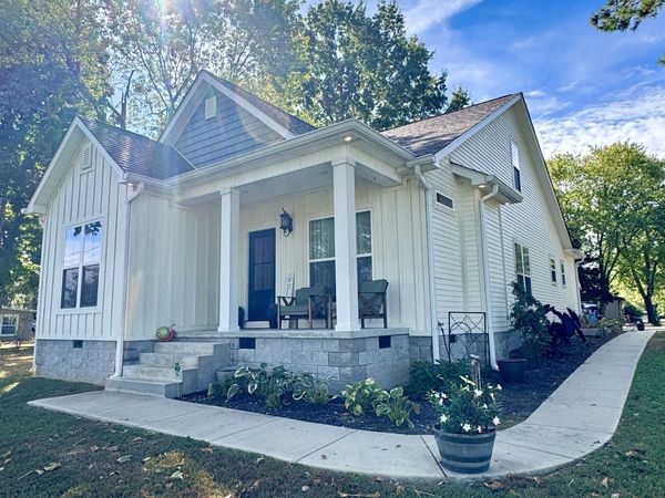 400 Carrie Ln , Loretto, TN 38469