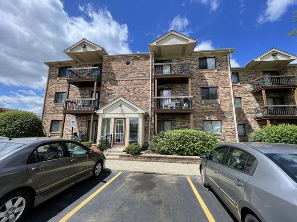 2217 W NICHOLS Drive , Unit D, Arlington Heights, IL 60004