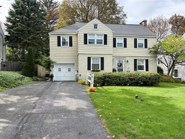 216 Haddonfield Drive, DeWitt, NY 13214