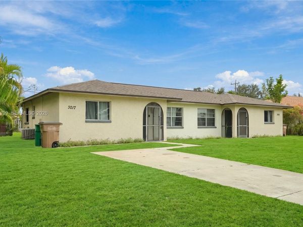 3017 SW Santa Barbara Pl, Unit 3017, Cape Coral, FL 33914