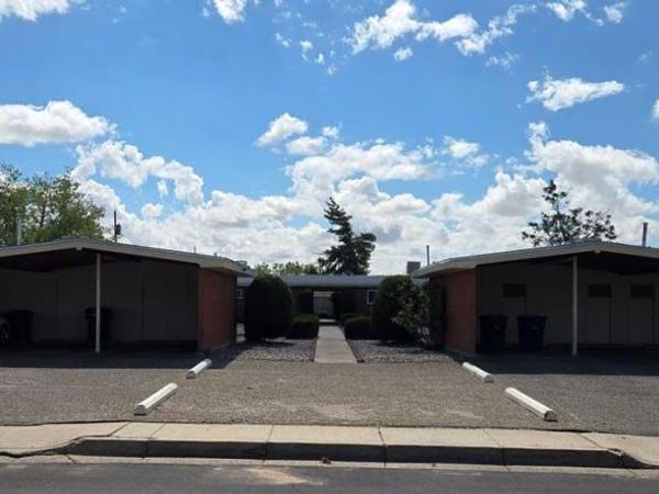 2632 Dakota Street NE, Albuquerque, NM 87110
