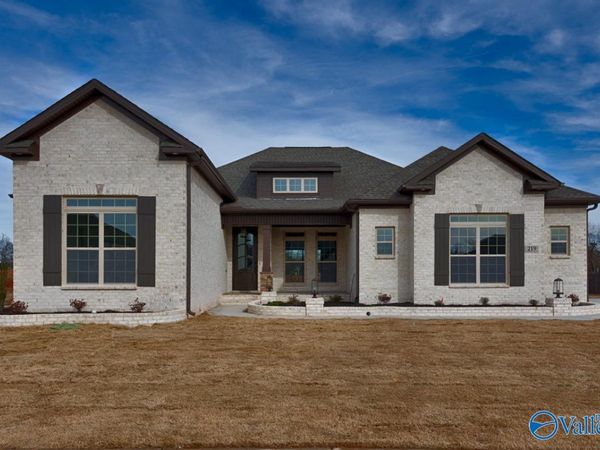 20897 Lakewood Drive, Athens, AL 35611